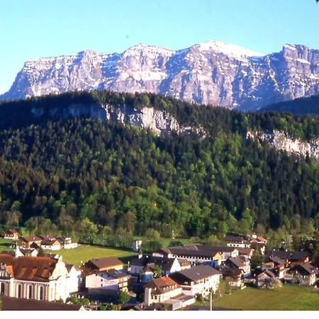 Hirschen 3*